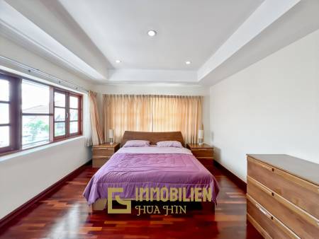 337 qm Wohnfläche / privater Pool / 438 qm Grundstück