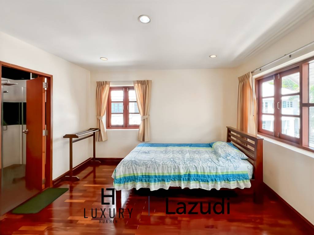 438 平方米 4 床 4 洗澡 别墅 对于 销售