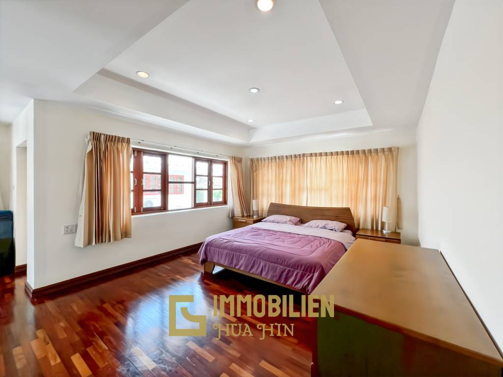 337 qm Wohnfläche / privater Pool / 438 qm Grundstück