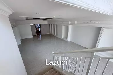 182sqm Retail Opportunity at the Taste Thong Lo Intersection – High Traffic, High Visibility