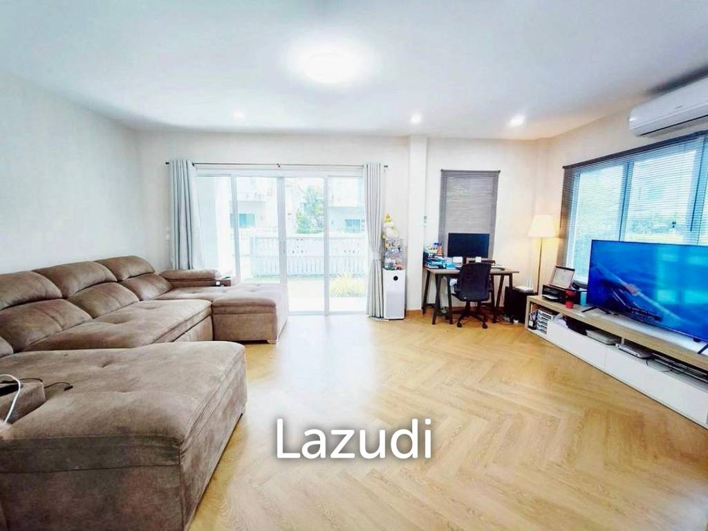 3 Beds 5 Baths 150 SQ.M. Lake Valley Borwin