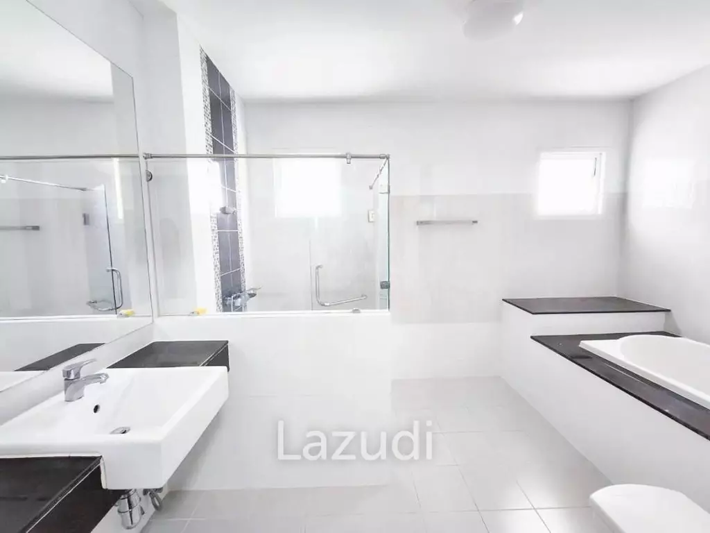 3 Beds 5 Baths 150 SQ.M. Lake Valley Borwin