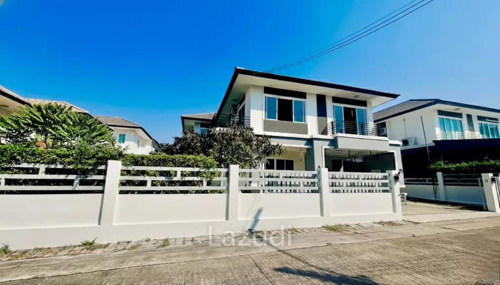 3 Beds 5 Baths 150 SQ.M. Lake Valley Borwin