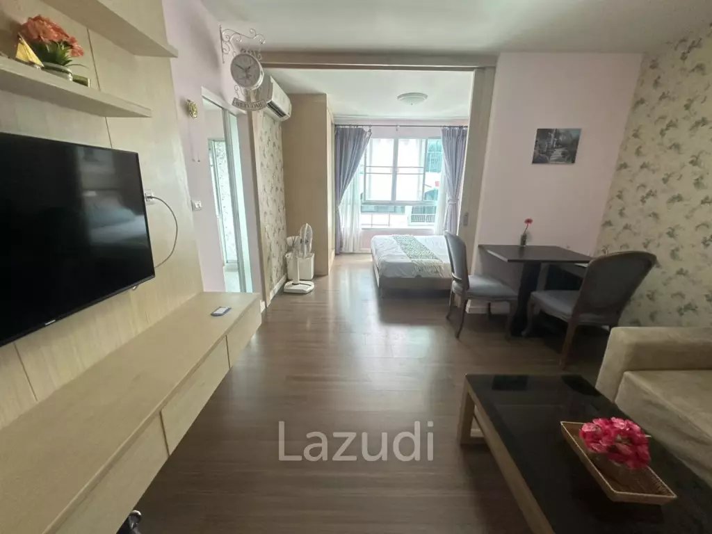 I-M Em Hua Hin: Convenient Beachside Location