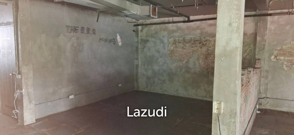 Very Rare Opportunity Shophouse For Sale on Main Road Sukhumvit 61 - Beside Major Ekkamai and Shops