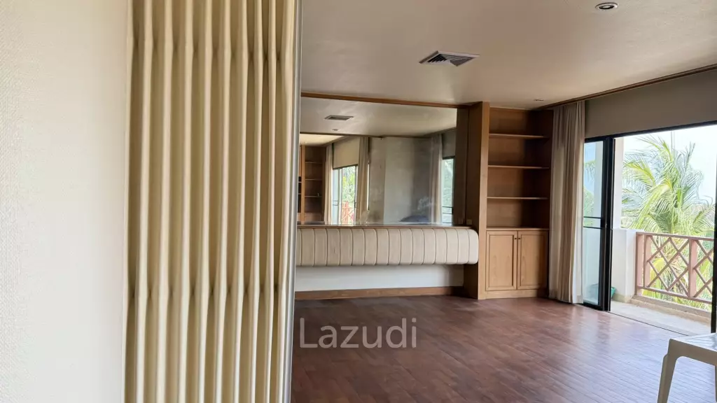 PALM HILLS CONDO ( FOREIGNER QUOTA )   : 2 bed condo  with open views