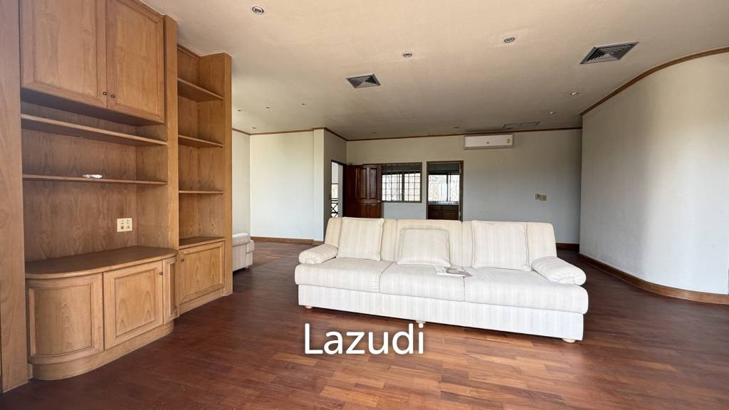 PALM HILLS CONDO ( FOREIGNER QUOTA )   : 2 bed condo  with open views