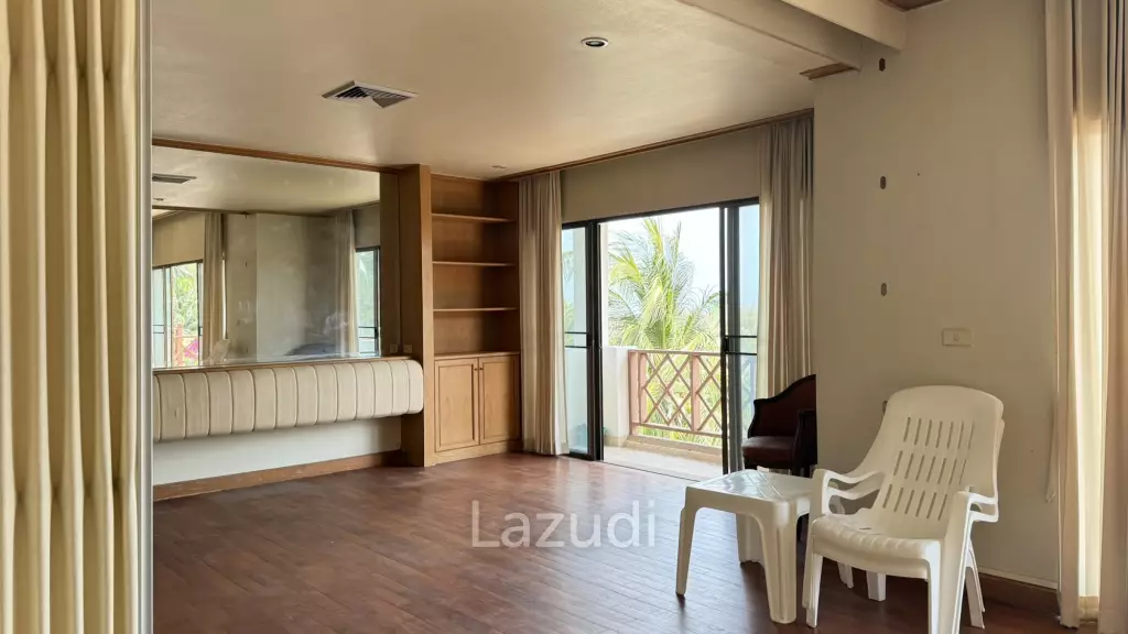 PALM HILLS CONDO ( FOREIGNER QUOTA )   : 2 bed condo  with open views