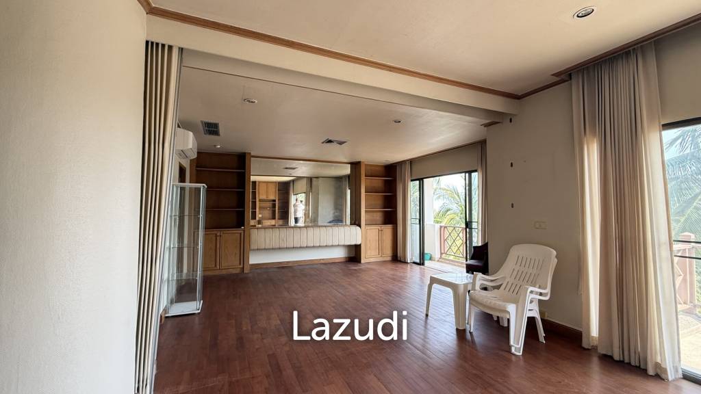 PALM HILLS CONDO ( FOREIGNER QUOTA )   : 2 bed condo  with open views