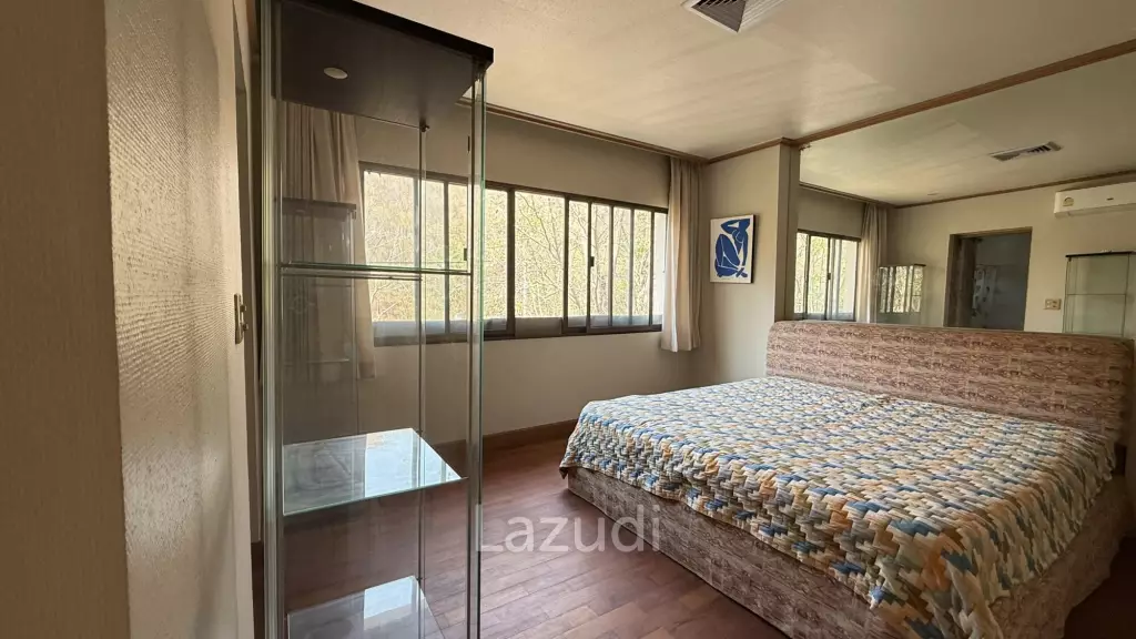 PALM HILLS CONDO ( FOREIGNER QUOTA )   : 2 bed condo  with open views