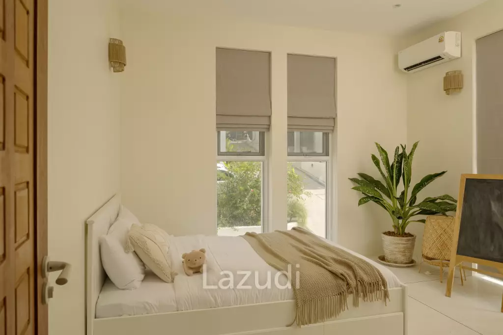 Beachside 5-Bedroom Villa in the Heart of Koh Phangan