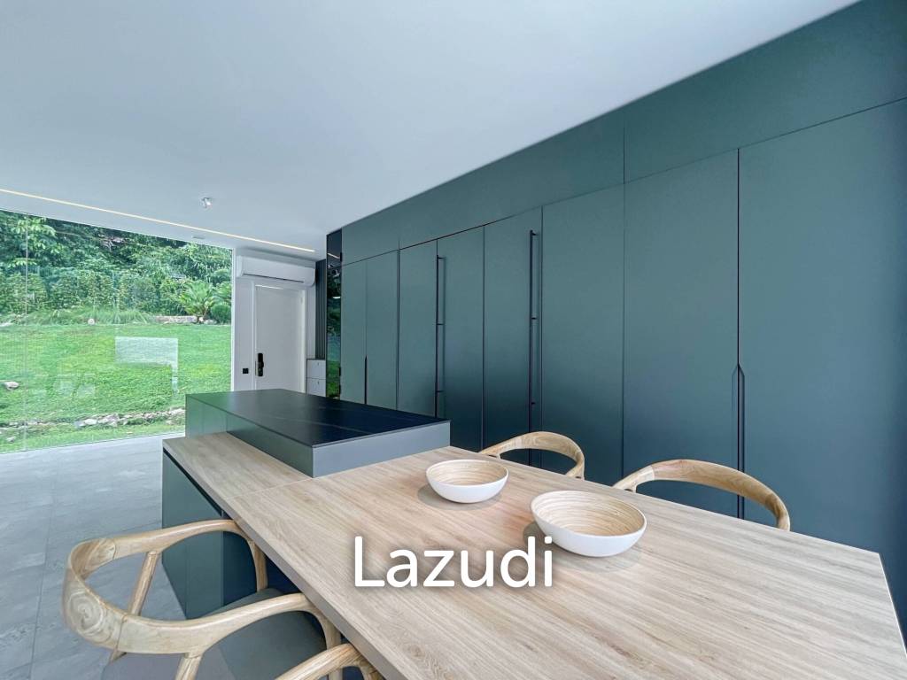 Ultra-Modern Forest Retreat: New Hi-Tech Minimalistic Villa