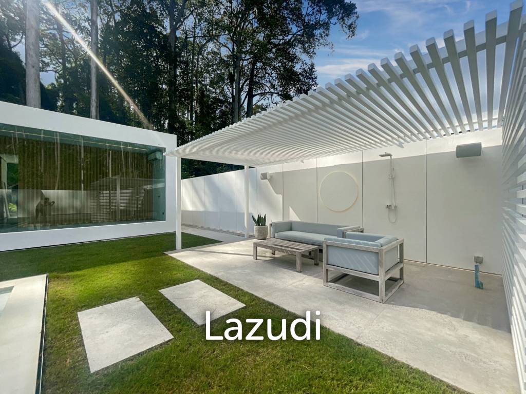 Ultra-Modern Forest Retreat: New Hi-Tech Minimalistic Villa