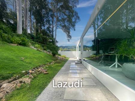 Ultra-Modern Forest Retreat: New Hi-Tech Minimalistic Villa