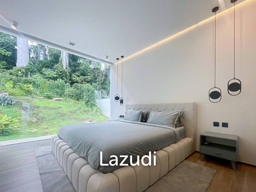 Ultra-Modern Forest Retreat: New Hi-Tech Minimalistic Villa