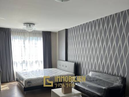 5. Stock / separates Schlafzimmer / Balkon