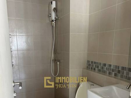 5. Stock / separates Schlafzimmer / Balkon