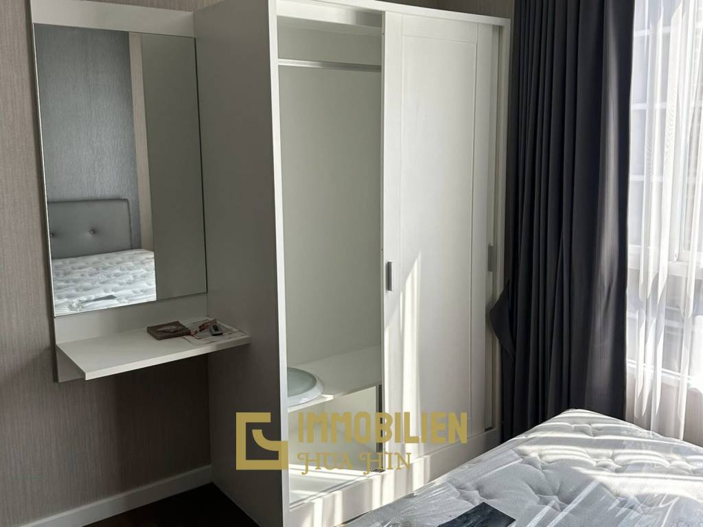 5. Stock / separates Schlafzimmer / Balkon