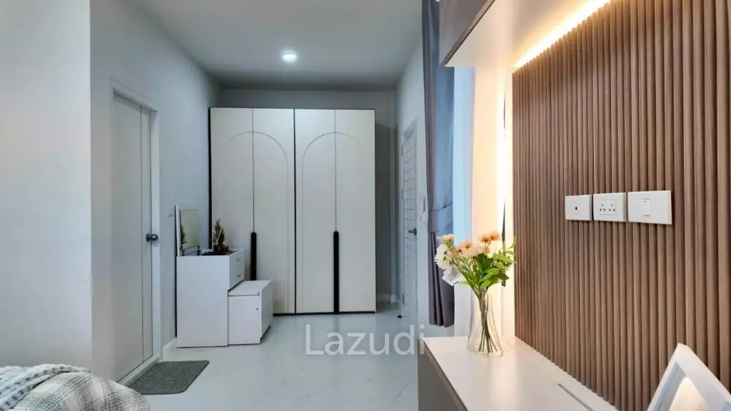 3 Bedroom 3 Bathroom 150 SQ.M. Renovated House In Pobsuk