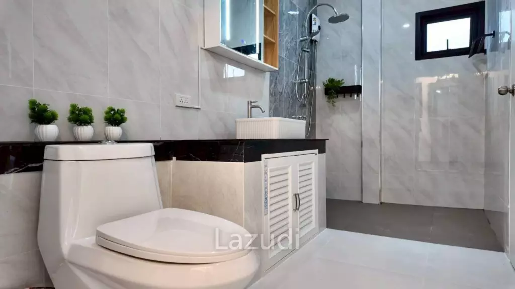 3 Bedroom 3 Bathroom 150 SQ.M. Renovated House In Pobsuk