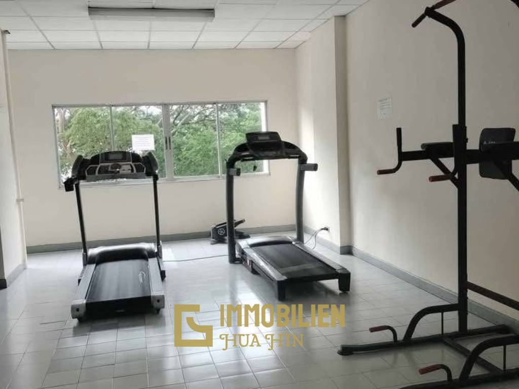 3. Stock / voll möbliert / Fitnessraum