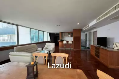 138 sqm high-floor condo at Asoke Place in Watthana Bangkok