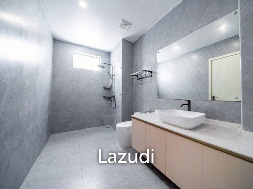 6 Bed 6 Bath 300 SQ.M. Private House In Central Pattaya