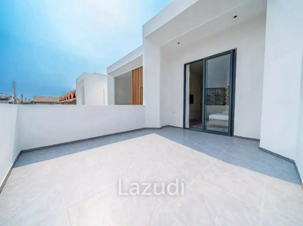 6 Bed 6 Bath 300 SQ.M. Private House In Central Pattaya