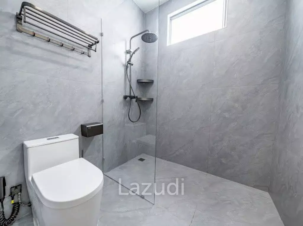 6 Bed 6 Bath 300 SQ.M. Private House In Central Pattaya