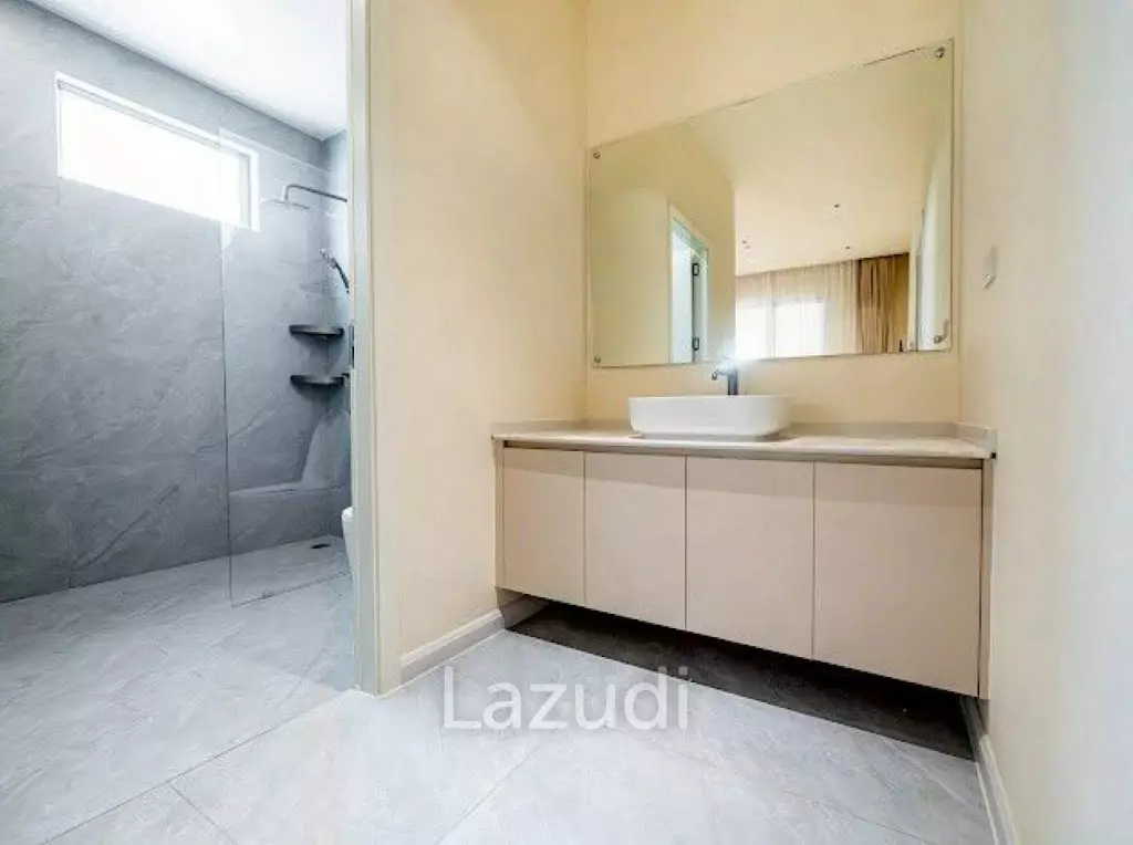 6 Bed 6 Bath 300 SQ.M. Private House In Central Pattaya