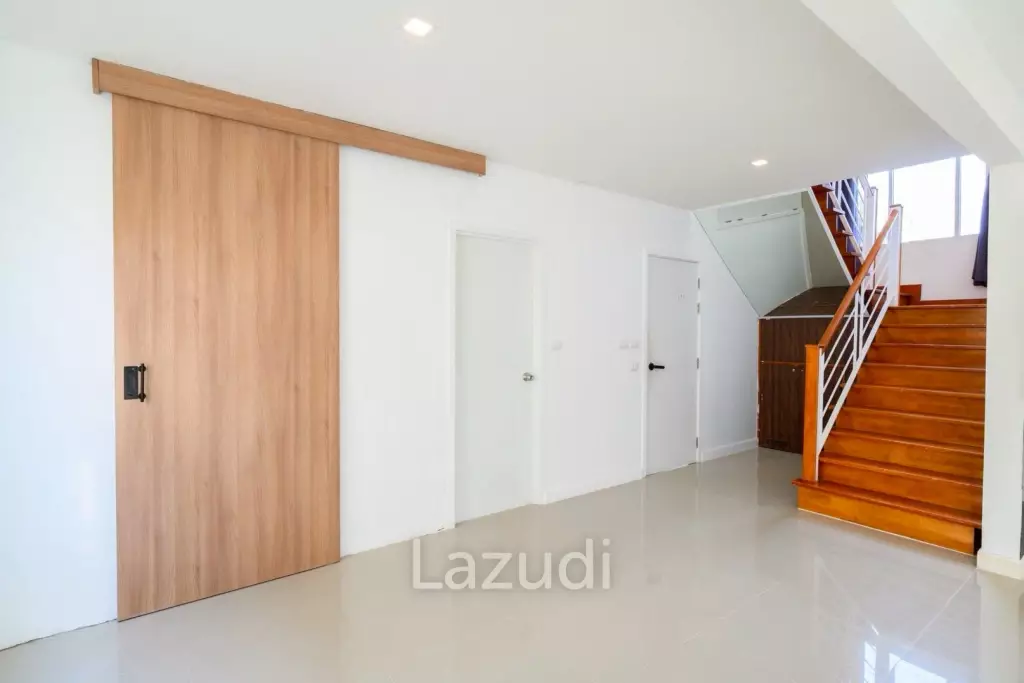 บ้านเดี่ยวโมเดิร์น 2 ชั้น 180 ตร.ม. พร้อมสวนส่วนตัว ทำเลห้วยใหญ่ พัทยา