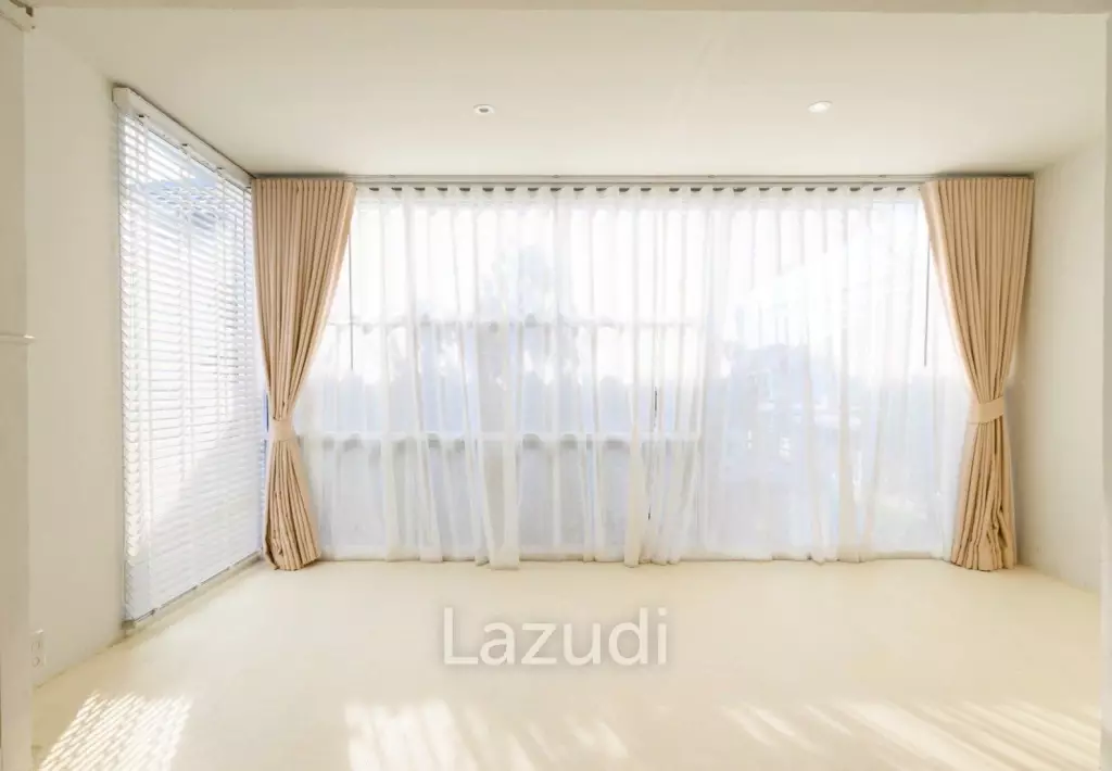 บ้านเดี่ยวโมเดิร์น 2 ชั้น 180 ตร.ม. พร้อมสวนส่วนตัว ทำเลห้วยใหญ่ พัทยา