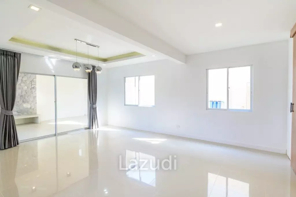บ้านเดี่ยวโมเดิร์น 2 ชั้น 180 ตร.ม. พร้อมสวนส่วนตัว ทำเลห้วยใหญ่ พัทยา