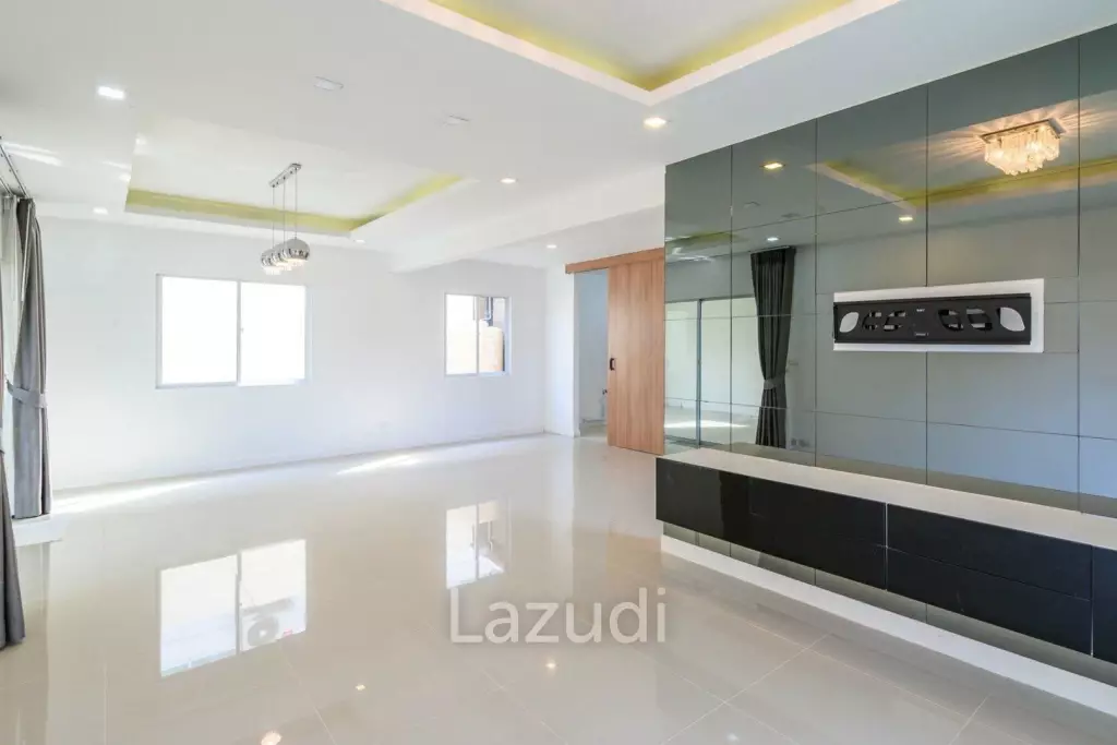 บ้านเดี่ยวโมเดิร์น 2 ชั้น 180 ตร.ม. พร้อมสวนส่วนตัว ทำเลห้วยใหญ่ พัทยา