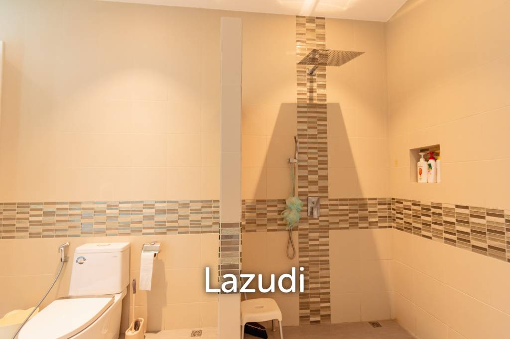 PARKLAND VILLA :  Modern  3 Bed Pool Villa with big land plot