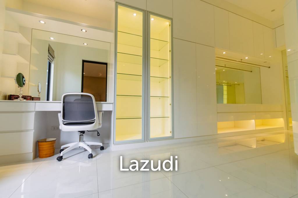 PARKLAND VILLA :  Modern  3 Bed Pool Villa with big land plot