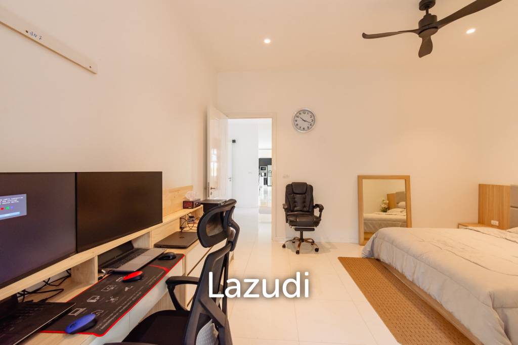 PARKLAND VILLA :  Modern  3 Bed Pool Villa with big land plot