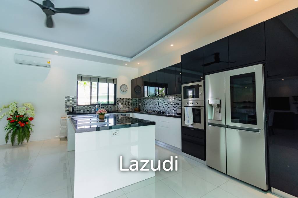 PARKLAND VILLA :  Modern  3 Bed Pool Villa with big land plot