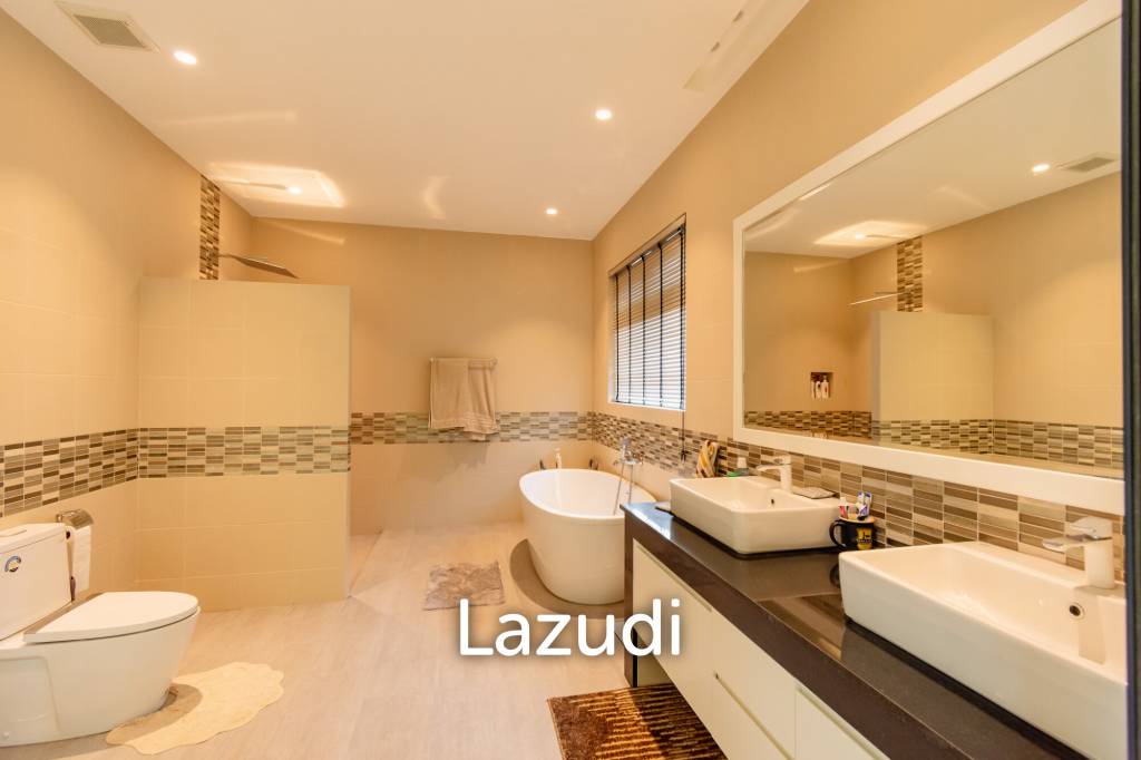 PARKLAND VILLA :  Modern  3 Bed Pool Villa with big land plot