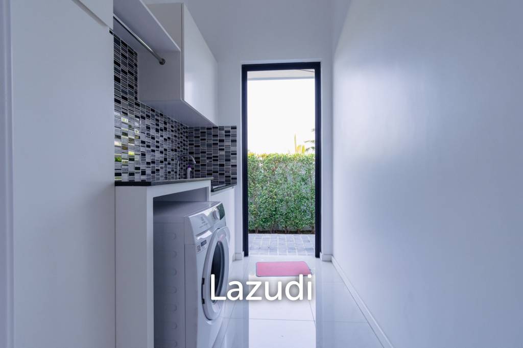 PARKLAND VILLA :  Modern  3 Bed Pool Villa with big land plot