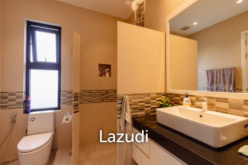 PARKLAND VILLA :  Modern  3 Bed Pool Villa with big land plot