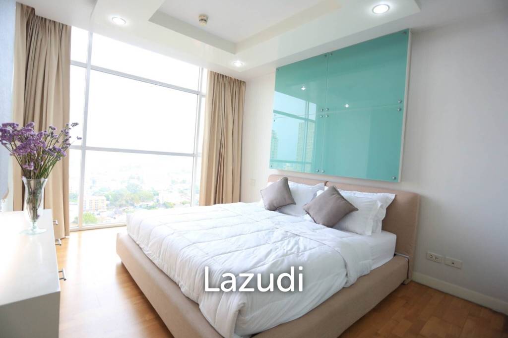 70 sqm high floor 1 bedroom condo at Urbana Sathorn Bangkok