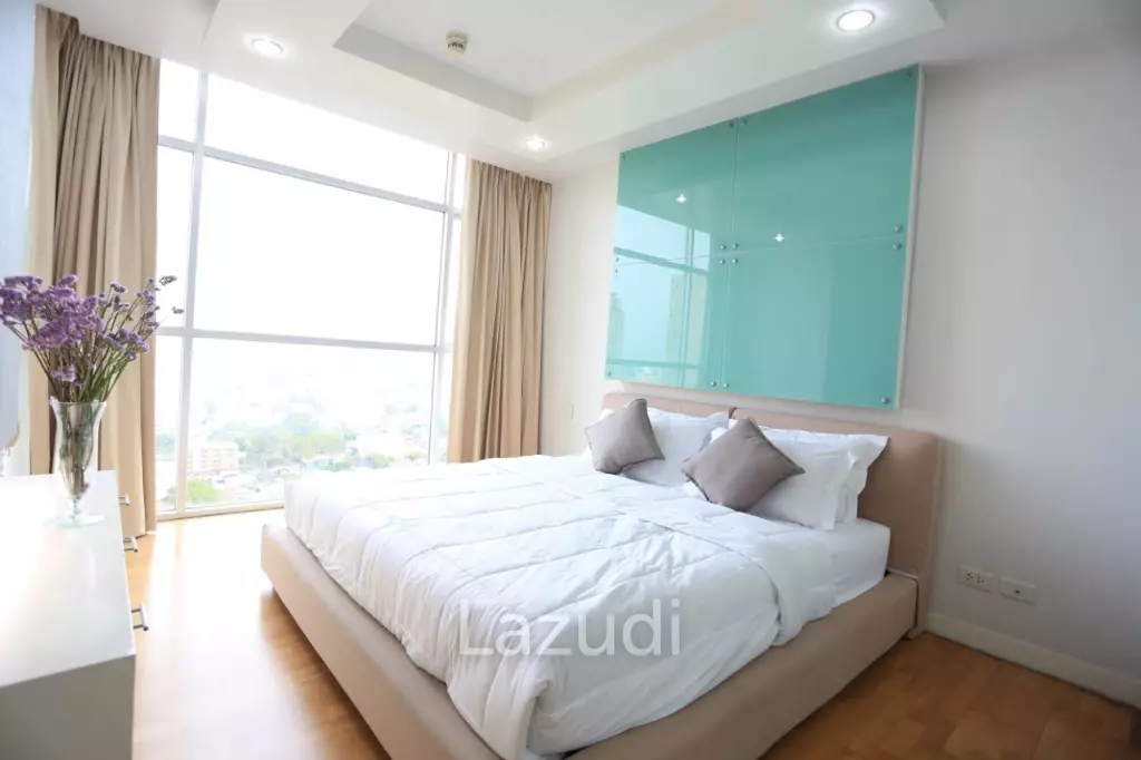 70 sqm high floor 1 bedroom condo at Urbana Sathorn Bangkok