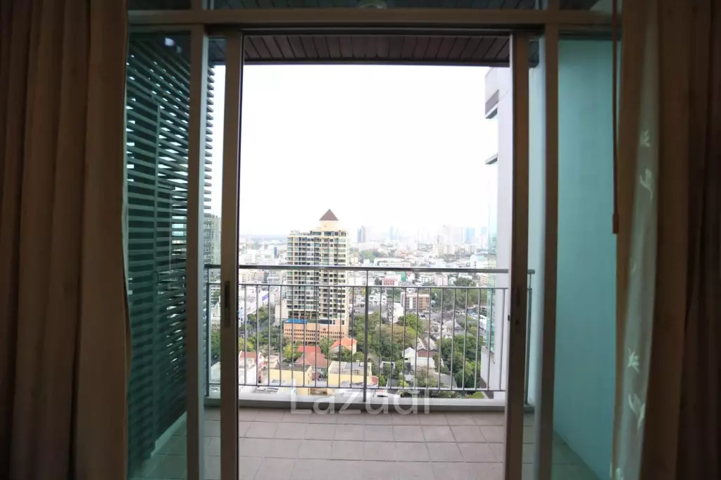 70 sqm high floor 1 bedroom condo at Urbana Sathorn Bangkok