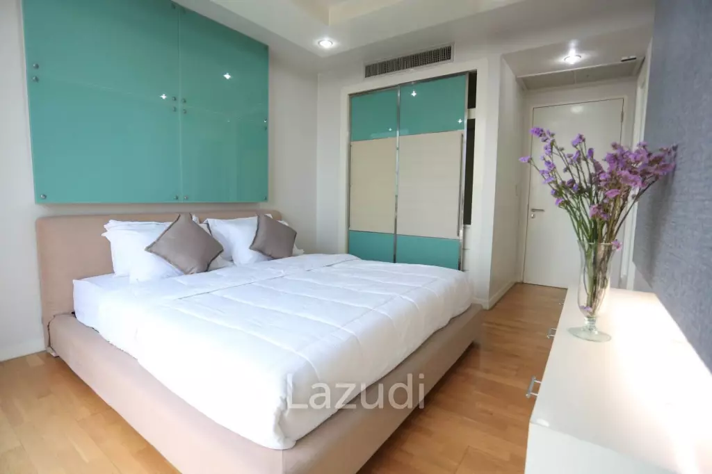 70 sqm high floor 1 bedroom condo at Urbana Sathorn Bangkok