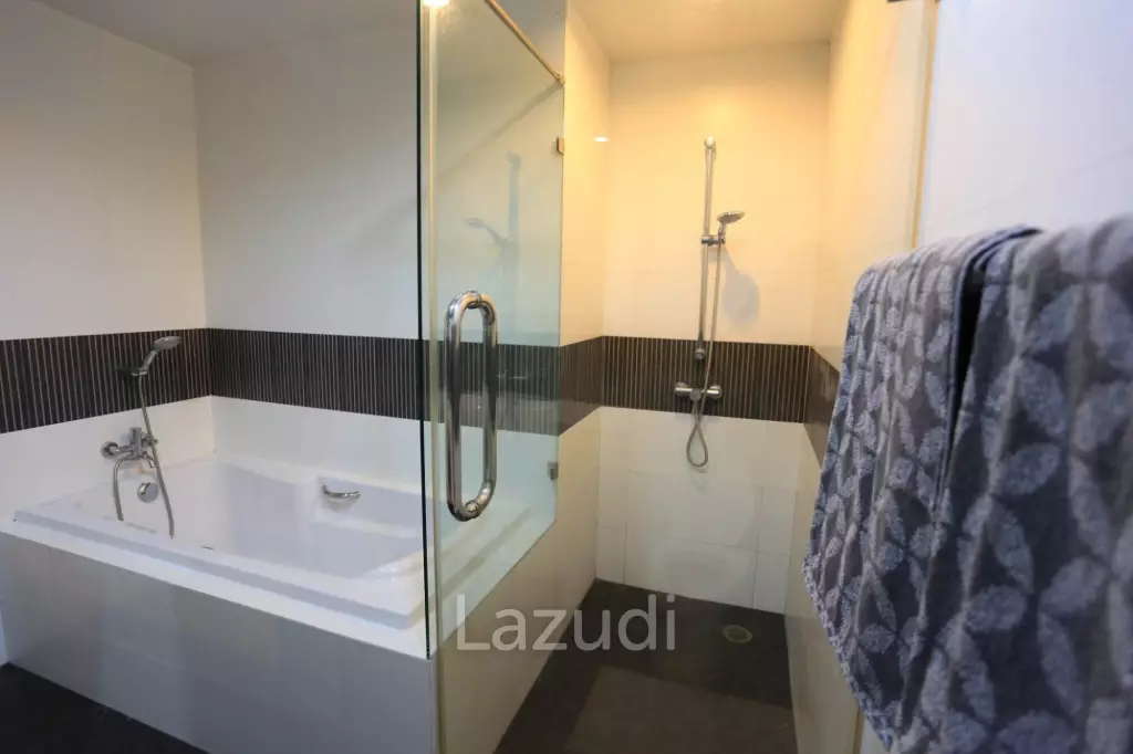 70 sqm high floor 1 bedroom condo at Urbana Sathorn Bangkok