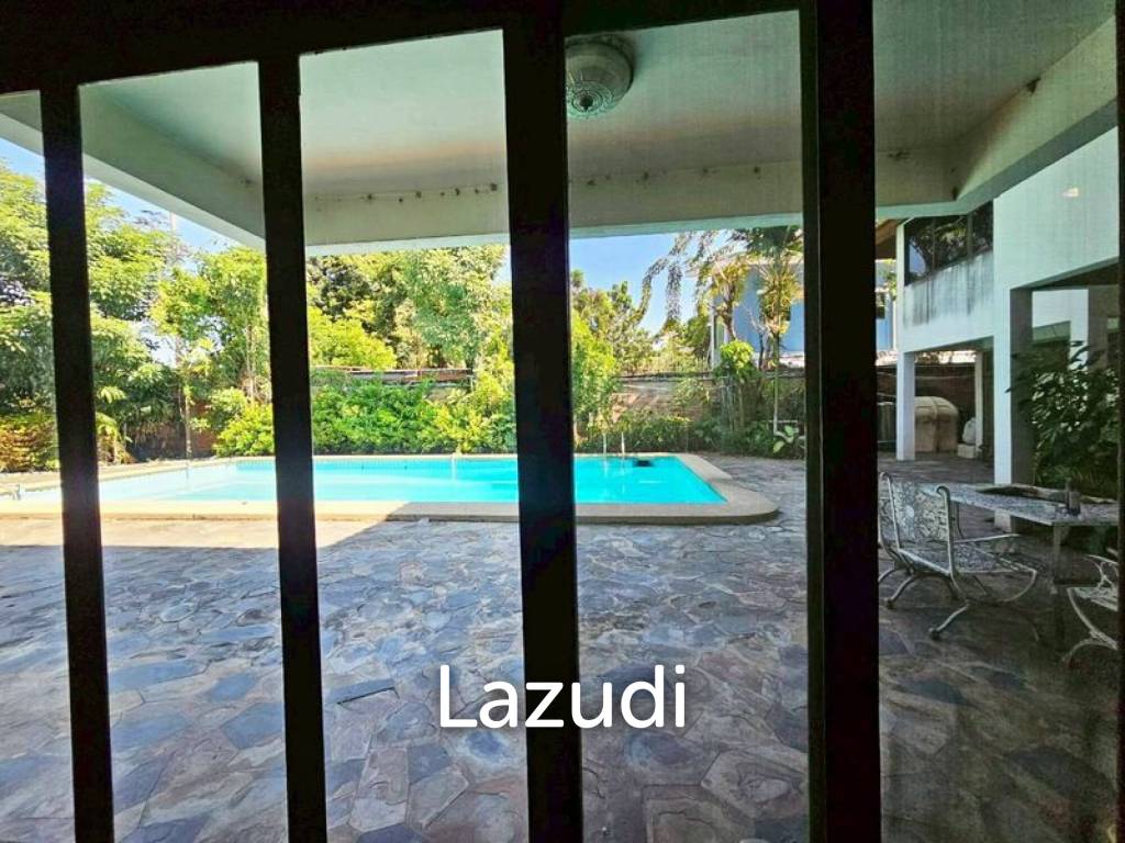 303 sqm Pool Home for Sale in Hua Mak Bang Kapi Bangkok