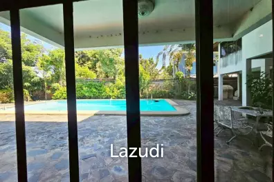 303 sqm Pool Home for Sale in Hua Mak Bang Kapi Bangkok