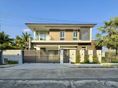 Newly Renovated Spacious 5-Bedroom House for Sale in Chalong