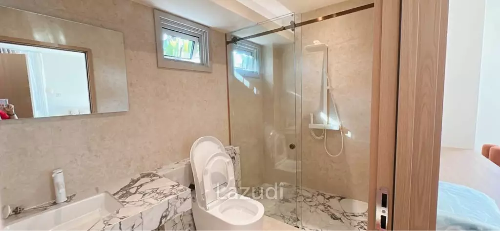 Newly Renovated 5-Bedroom Pool Villa for Rent in Layan